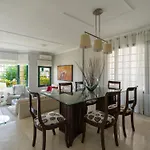 House With Cozy Garden Bbq And Free Parking Ferienhaus *