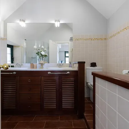 House With Cozy Garden Bbq And Free Parking Holiday home *