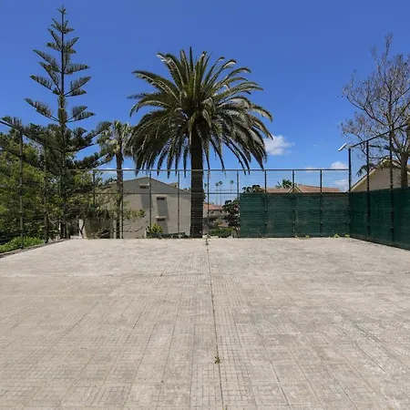 House With Cozy Garden Bbq And Free Parking